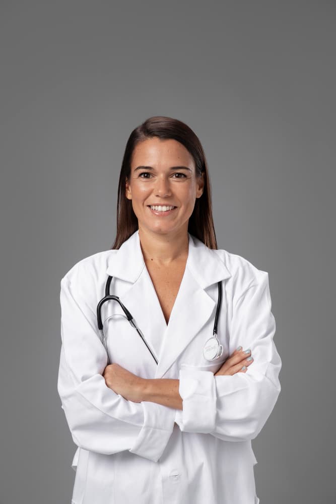 Close no médico se preparando para o trabalho